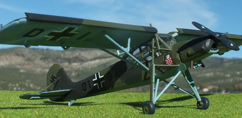 Review Kit 1/72 SMĚR Storch: Murah, Klasik, tapi Sulit Dirakit