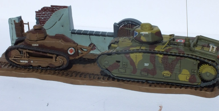 Membangun Duo Tank Legendaris: Matchbox Renault FT & Char B1 Bis Skala 1/76